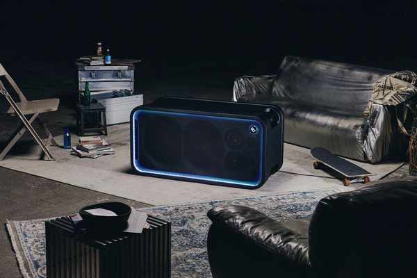 Новые динамики Sony для вечеринок имеют больше басов, больше светодиодов и больше возможностей подключения.