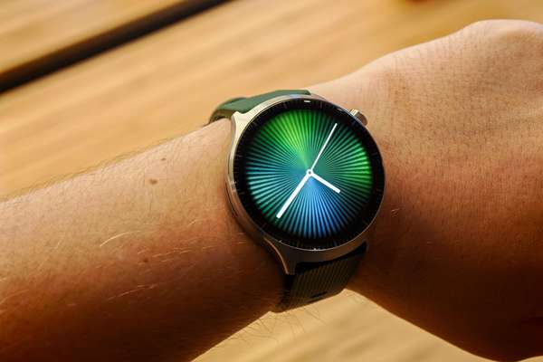 Moto Watch Ultra — возвращение на Wear OS