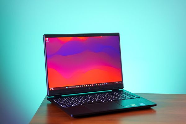 HP HyperX Omen 15 — не совсем бюджетный игровой ноутбук, которым был его предшественник