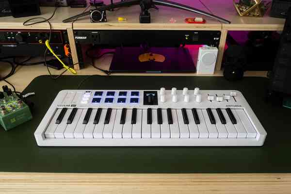 Я нашел Златовласку портативных MIDI-контроллеров.