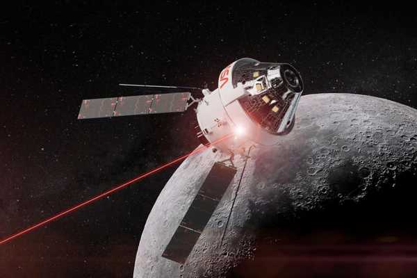 NASA запустило видеотрансляцию с лунной орбиты в 4K