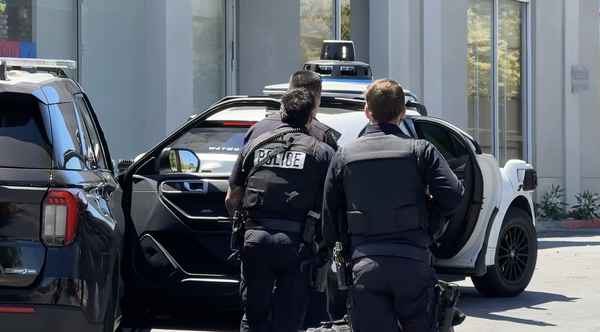 Полицейские утверждают, что Уэймо настучал на подростков за то, что они якобы пили и стреляли из игрушечного пистолета