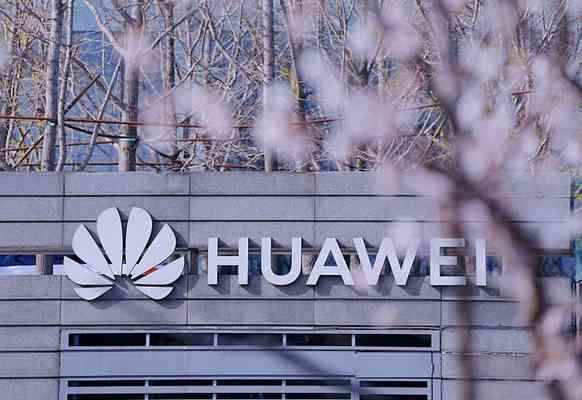 Прибыль Huawei в первом полугодии рухнула на 36 % — и виновата в этом не только подорожавшая память
