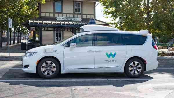 После жалоб на шум судья приказал Waymo прекратить ночную зарядку в Санта-Монике.