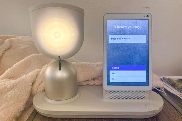 ElliQ — удивительно полезный робот-компаньон для пожилых людей