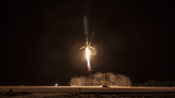 Политические эксперты: Европа застряла между «камнем и наковальней» при запуске