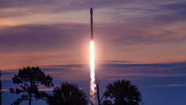 Ракете-носителю Falcon 9 исполняется пять лет, и она только что установила замечательный рекорд повторного использования.