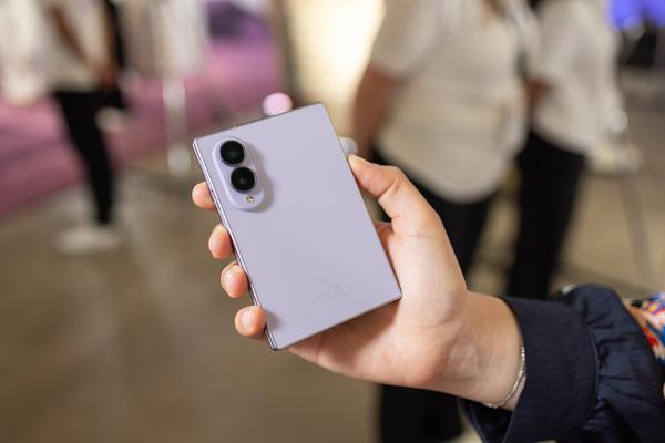 Я не могу положить Galaxy Z Fold 8 вниз. Может ли складная система Apple изменить это?