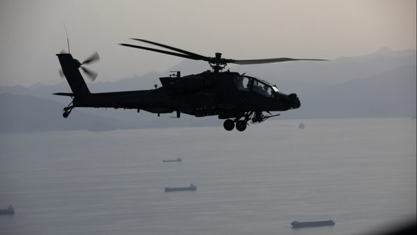 Дрон-лодка подобрала сбитых пилотов вертолета армии США — первый случай спасения на море