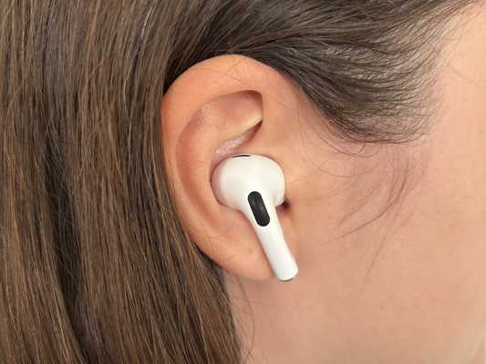 Are Your Earbuds Damaging Your Ears? Look Out for These Warning Signs