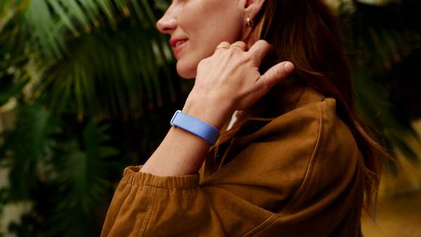 Google представляет безэкранное приложение Fitbit Air и Google Health, которое заменит Fitbit