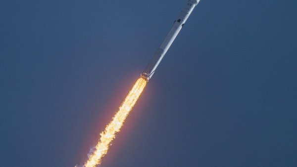 Неожиданным запуском Китай представил еще одну большую ракету, предназначенную для многоразового использования.