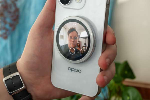 Селфи-экран Oppo Bubble требует Qi2