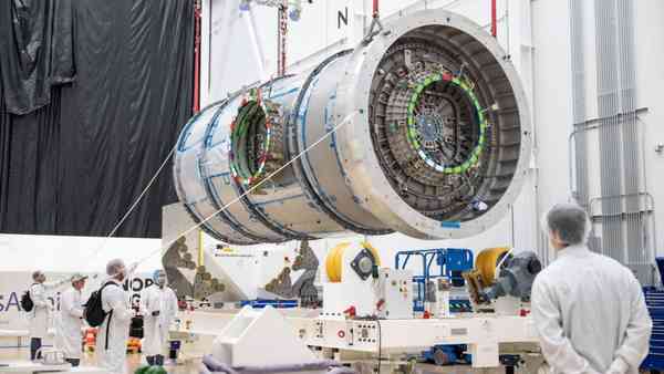 НАСА просит Northrop Grumman прекратить работу над лунным модулем HALO